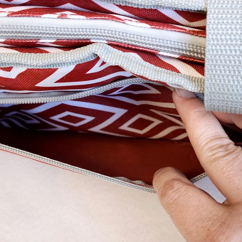 Iowa‎ State Cyclones Lunch Tote Bag Maroon White Diamond Pattern Insulated Zip